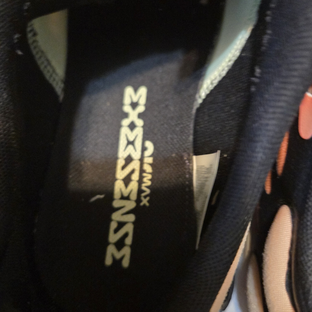 Nike Men Coral/Black Athletic Sneakers - Picture 5 of 6